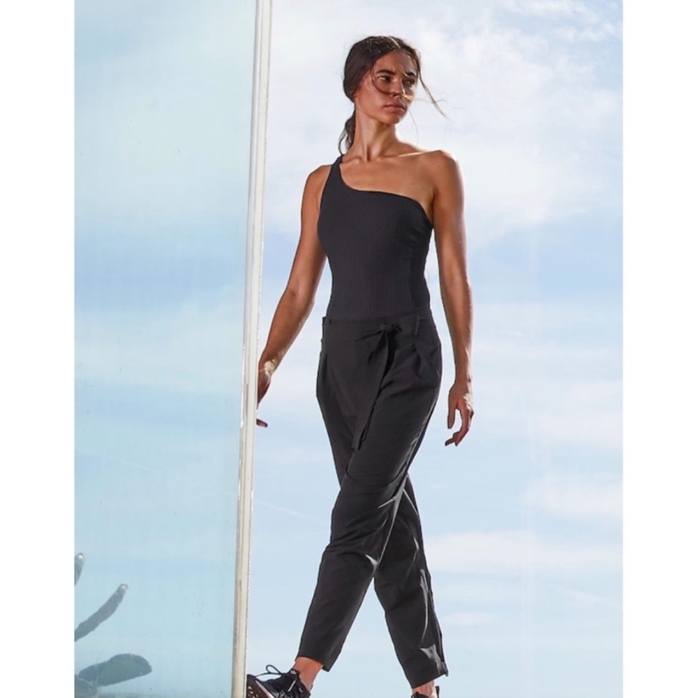 Athleta Skyline II Pants NWOT. Black.